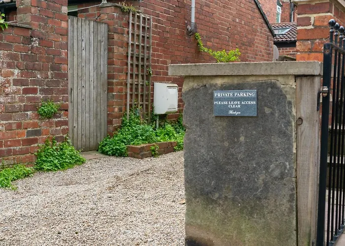 Victorian End-Of-Terrace, Boston Spa